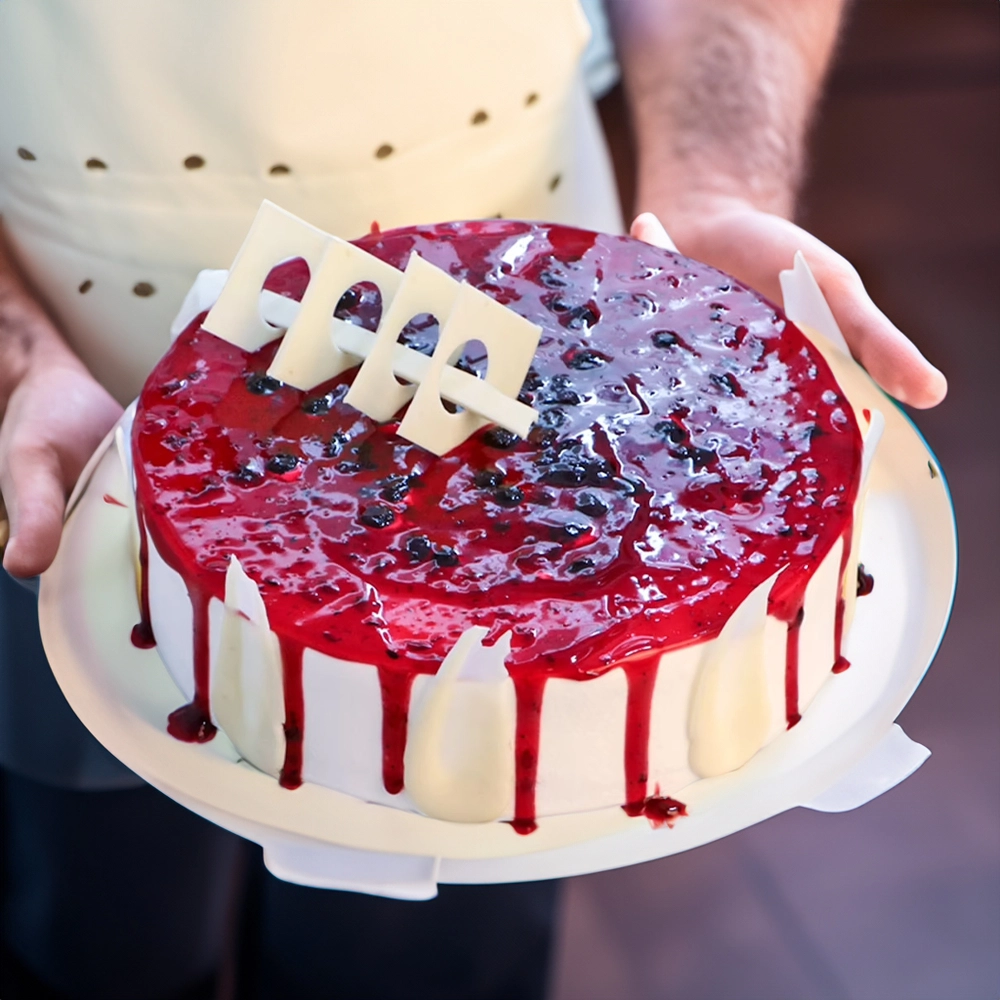 A 1 kg blueberry cake